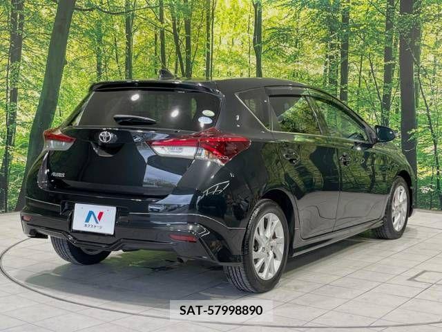Toyota AURIS 2016-05 261548-17