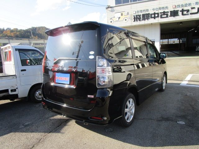 Toyota VOXY 2007-12 17214-2