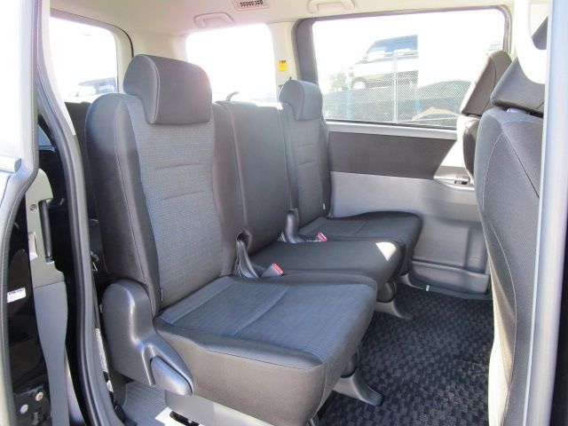 Toyota VOXY 2007-12 17214-5
