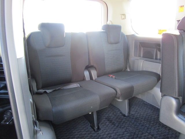 Toyota VOXY 2007-12 17214-6