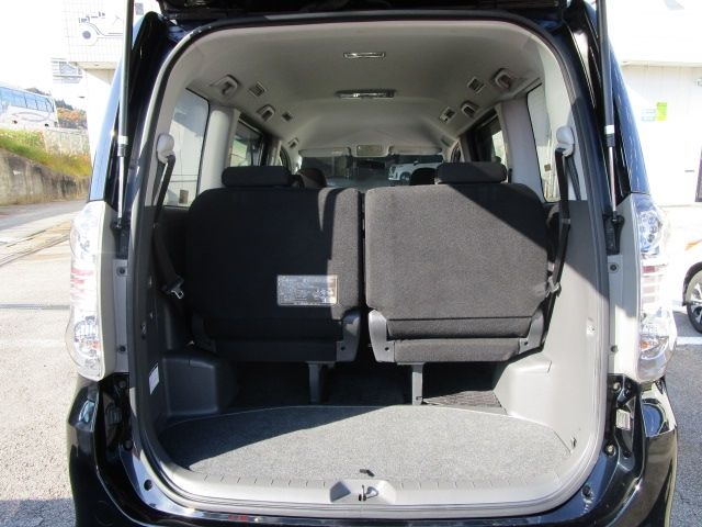 Toyota VOXY 2007-12 17214-7