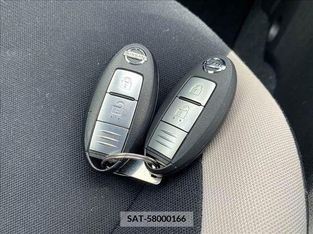 Nissan NOTE 2017-08 351182-14