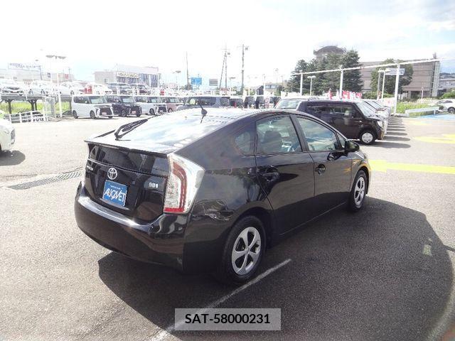 Toyota PRIUS 2013-07 345768-1