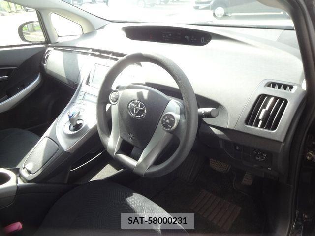 Toyota PRIUS 2013-07 345768-10