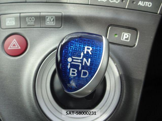 Toyota PRIUS 2013-07 345768-20
