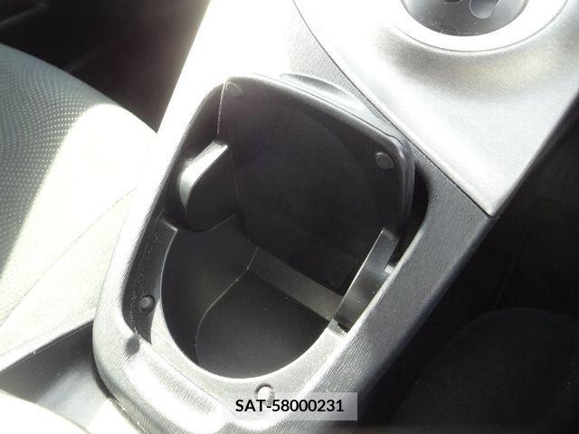 Toyota PRIUS 2013-07 345768-21