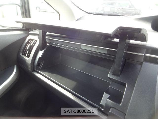 Toyota PRIUS 2013-07 345768-17