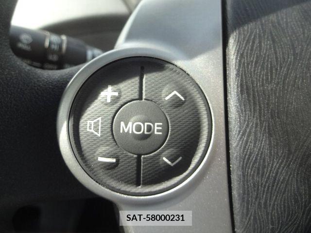 Toyota PRIUS 2013-07 345768-23