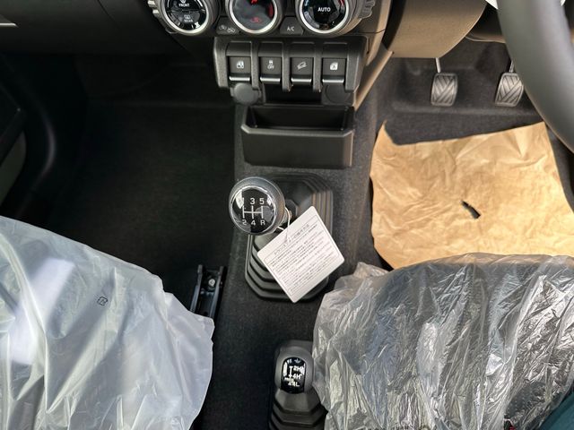 Suzuki JIMNY 2023-08 23911-10
