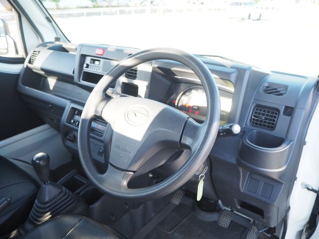 Daihatsu HIJET TRUCK 2017-05 193728-1