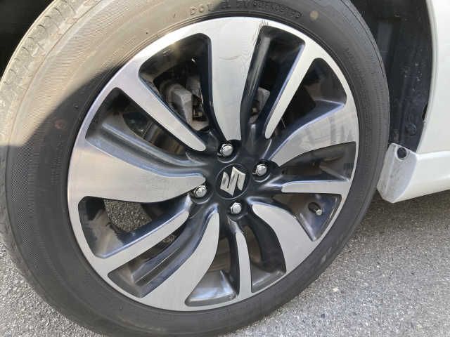 Suzuki SWIFT 2019-04 595-6