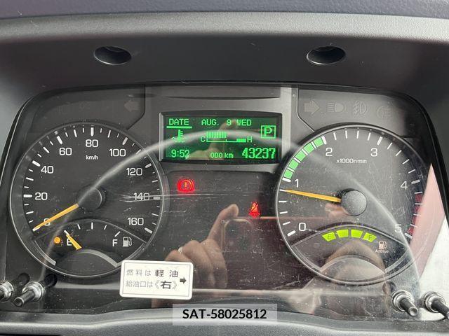 Mitsubishi CANTER 2016-06 371790-21