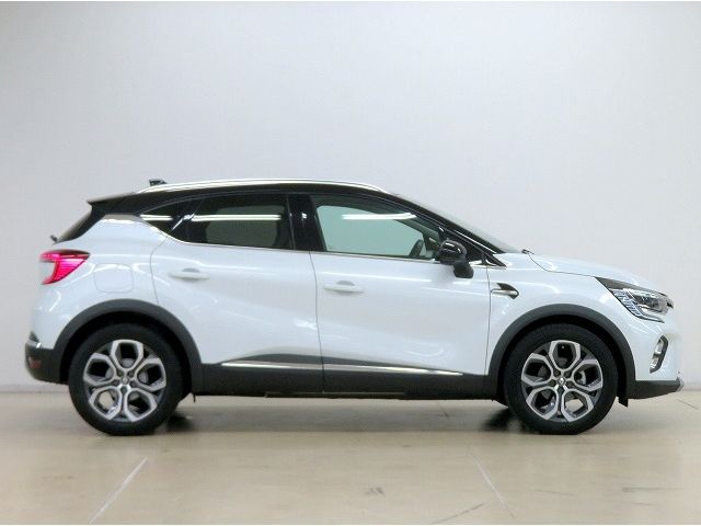 Renault CAPTUR 2021-08 18874-17