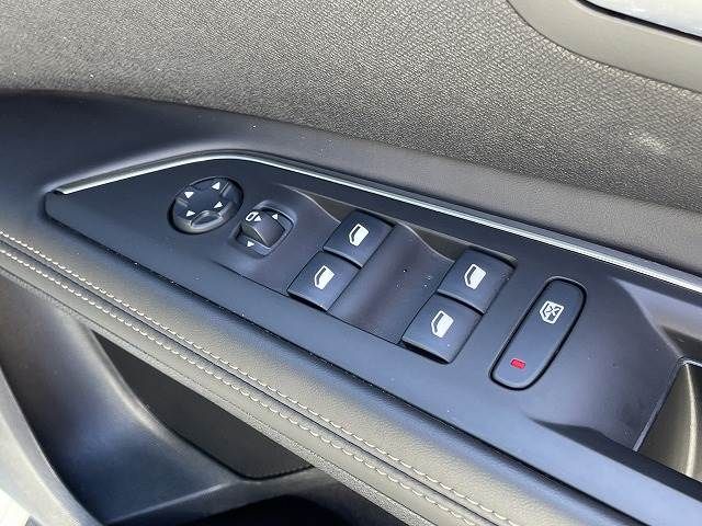 Peugeot 5008 2018-08 21294-11