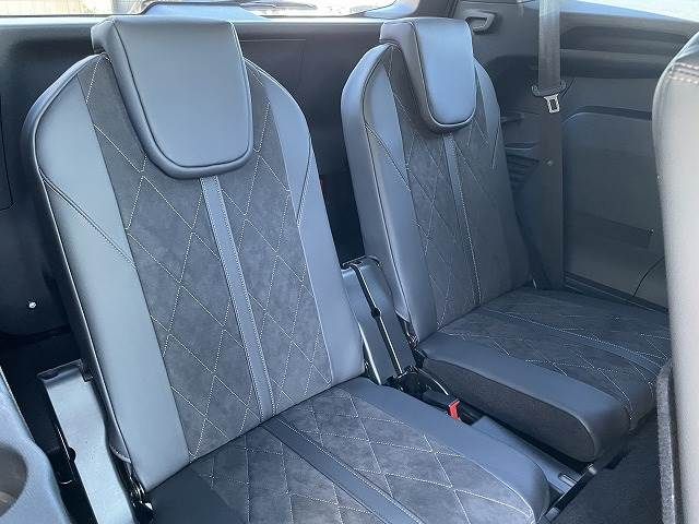 Peugeot 5008 2018-08 21294-6