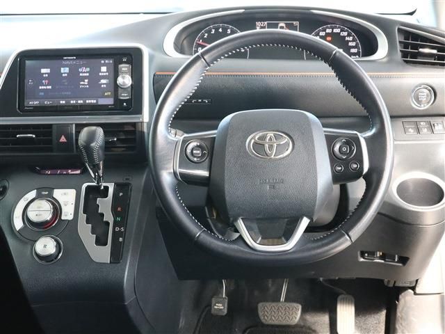 Toyota SIENTA 2016-09 13306-1