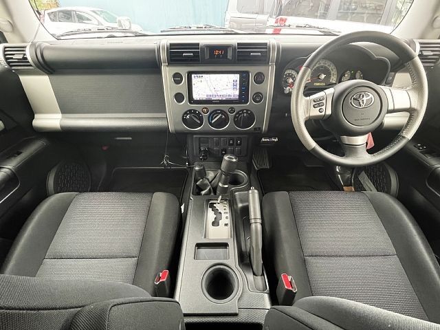Toyota FJ CRUISER 2012-03 182441-1