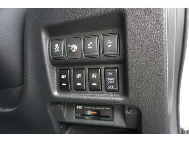 Nissan ELGRAND 2016-11 8548-11
