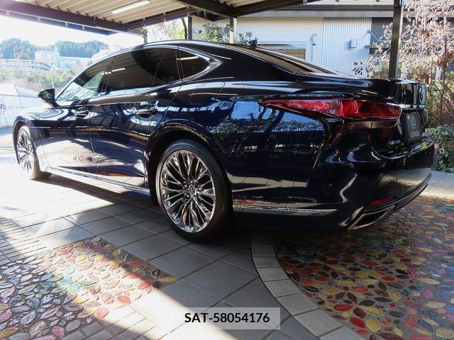Lexus LS 2021-04 221480-11