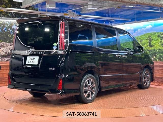 Toyota NOAH 2019-06 279466-17