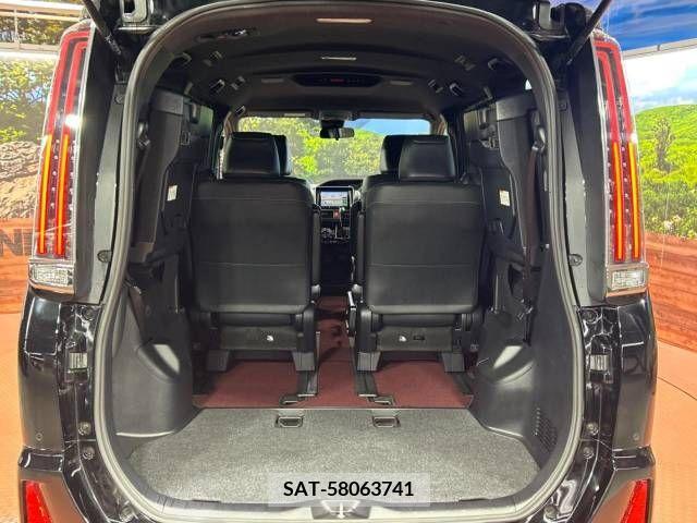Toyota NOAH 2019-06 279466-10