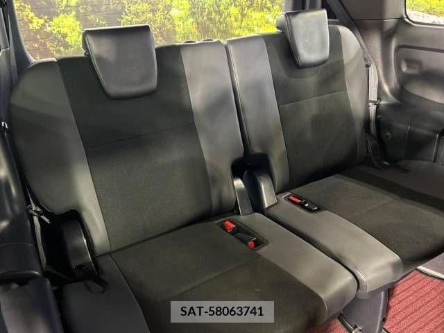 Toyota NOAH 2019-06 279466-9