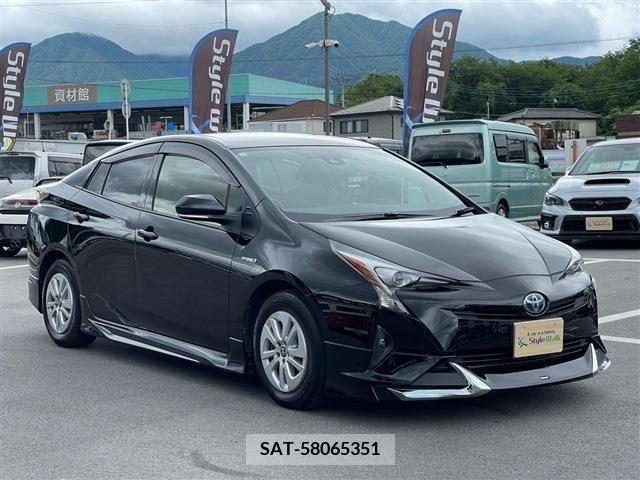 Toyota PRIUS 2017-08 283087-2