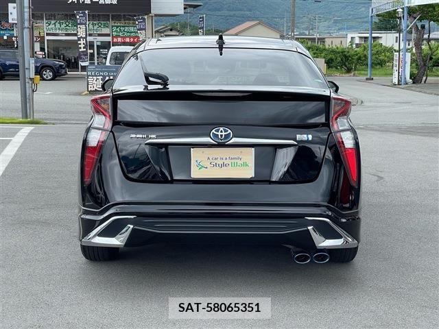 Toyota PRIUS 2017-08 283087-5