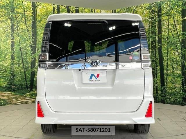 Toyota VOXY 2019-01 377540-15