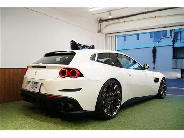 Ferrari GTC4 2017-12 5318-5