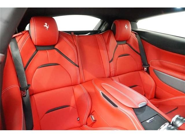Ferrari GTC4 2017-12 5318-14
