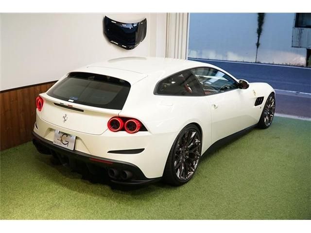 Ferrari GTC4 2017-12 5318-4