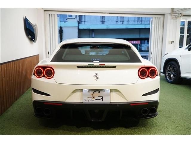 Ferrari GTC4 2017-12 5318-7