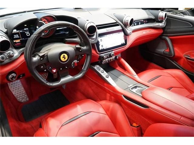 Ferrari GTC4 2017-12 5318-10