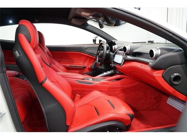 Ferrari GTC4 2017-12 5318-13