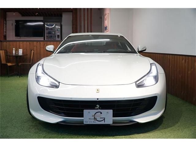 Ferrari GTC4 2017-12 5318-3