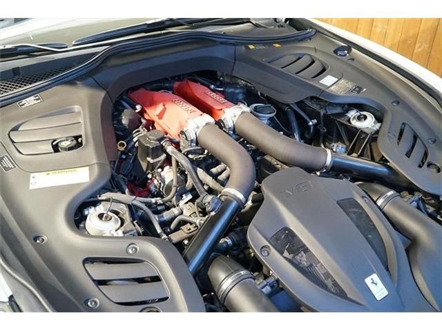 Ferrari GTC4 2017-12 5318-29
