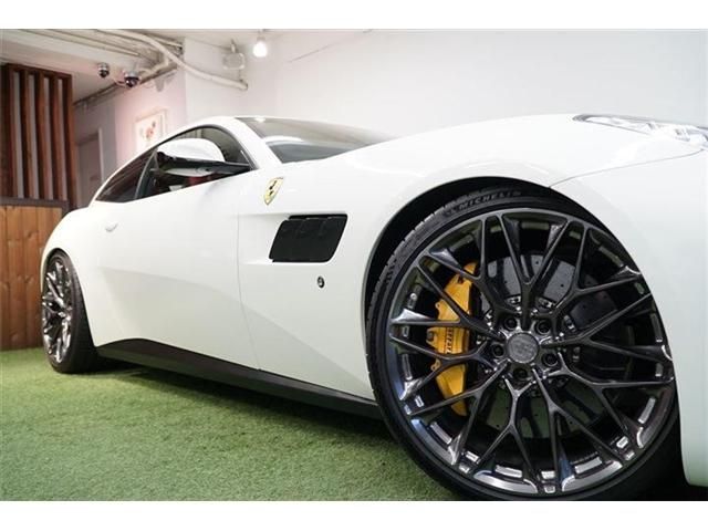 Ferrari GTC4 2017-12 5318-28