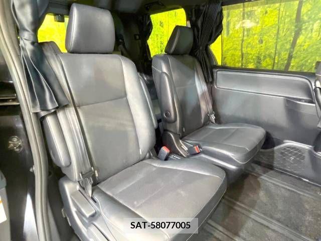 Toyota ESQUIRE 2018-06 335140-9