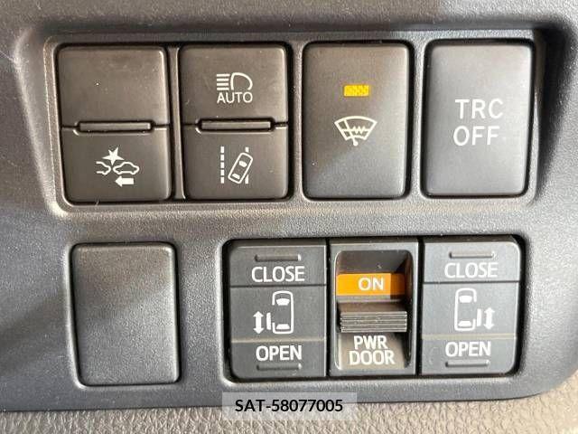 Toyota ESQUIRE 2018-06 335140-6
