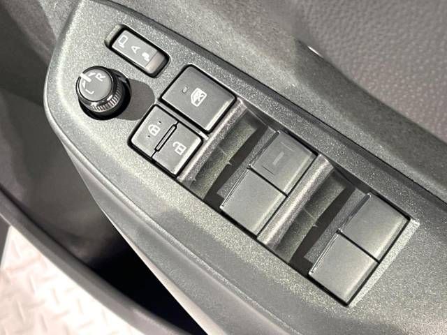 Toyota YARIS CROSS 2023-07 195543-16
