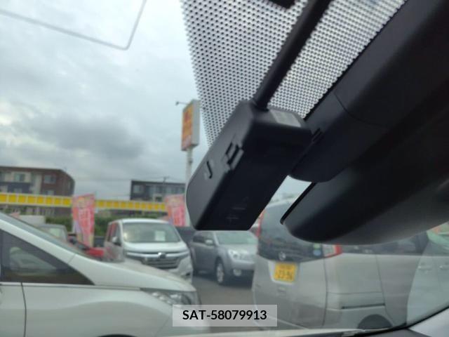 Toyota PRIUS 2016-01 322353-18