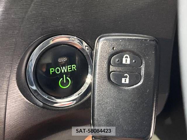 Toyota PRIUS 2010-11 393327-7