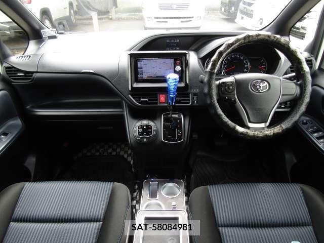Toyota VOXY 2015-12 321468-6