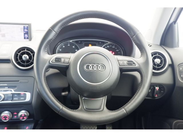 Audi A1 2013-02 186092-15