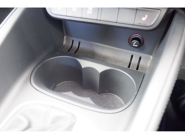Audi A1 2013-02 186092-23