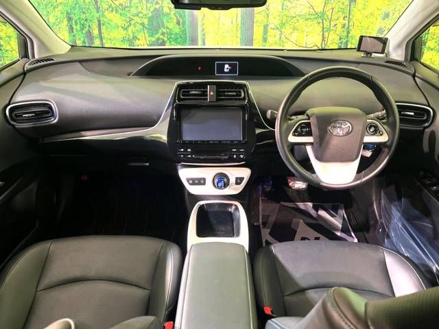 Toyota PRIUS 2017-01 184196-1