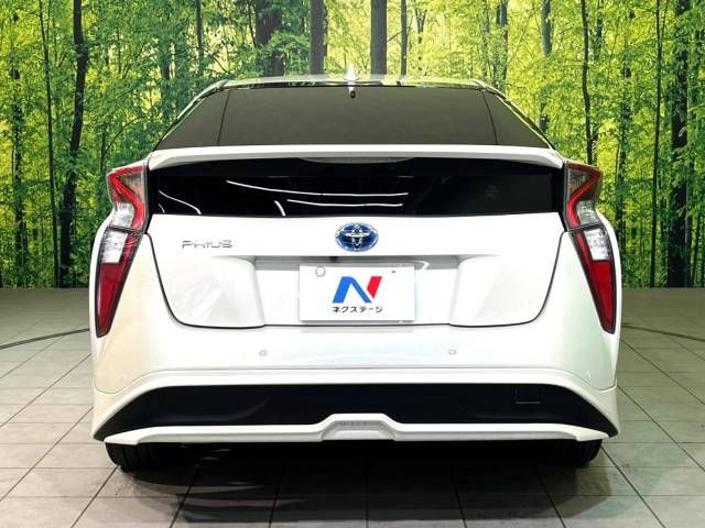 Toyota PRIUS 2017-01 184196-15