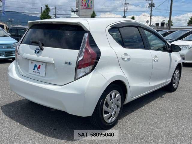 Toyota AQUA 2015-11 314237-17