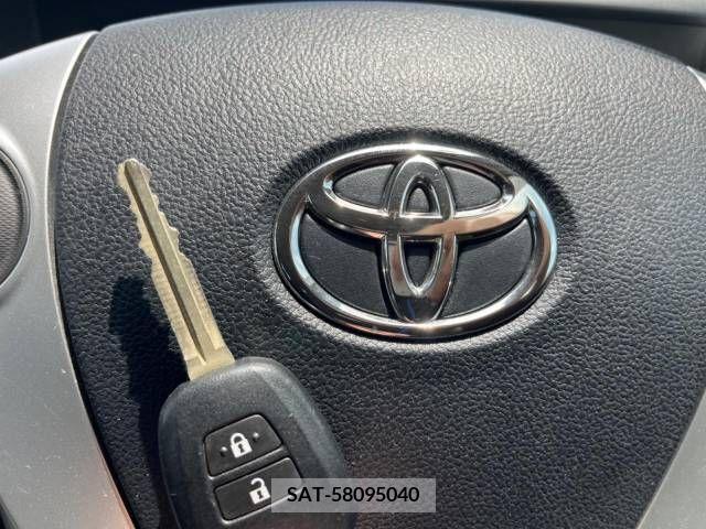 Toyota AQUA 2015-11 314237-7